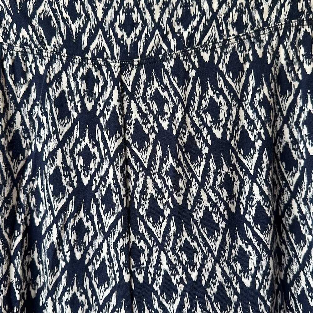 Max studio skirt. Size large.